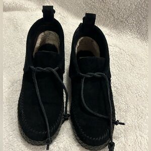 UGG Woodlyn Black Suede Moc Moccasin Booties Lace Up 6W 4.5y